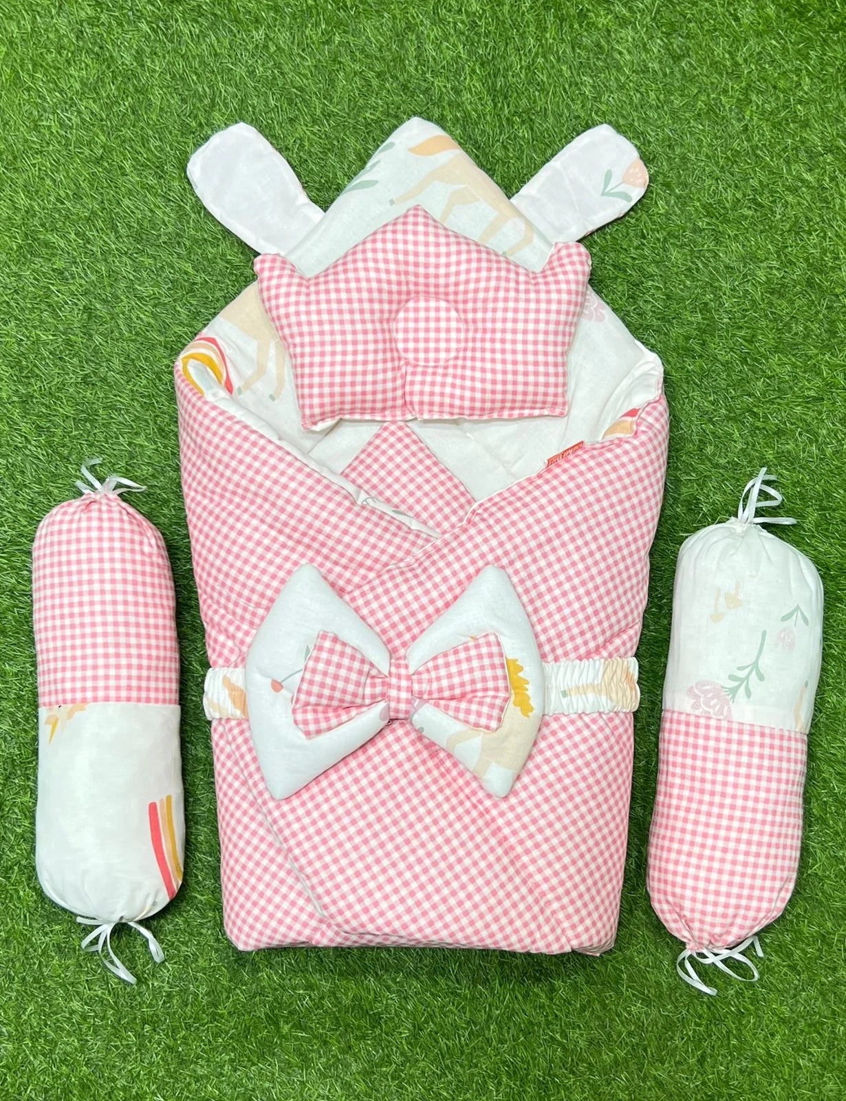5-Piece 2-in-1 Pink & White Baby Carry Nest with Comforter Set