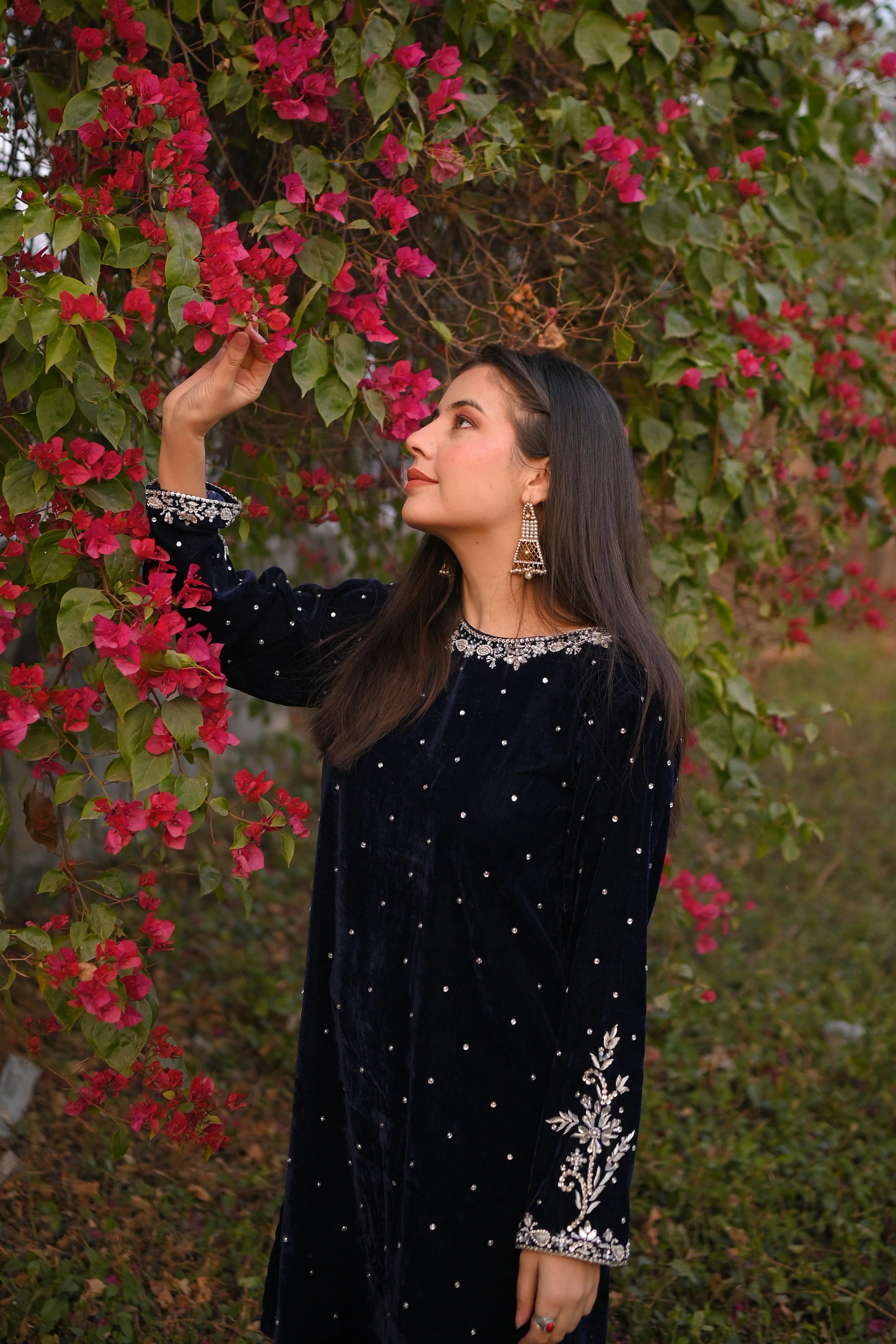 Blue Velvet Short Dress with Kora Dabka Hand Embellishment – 2 Piece Set