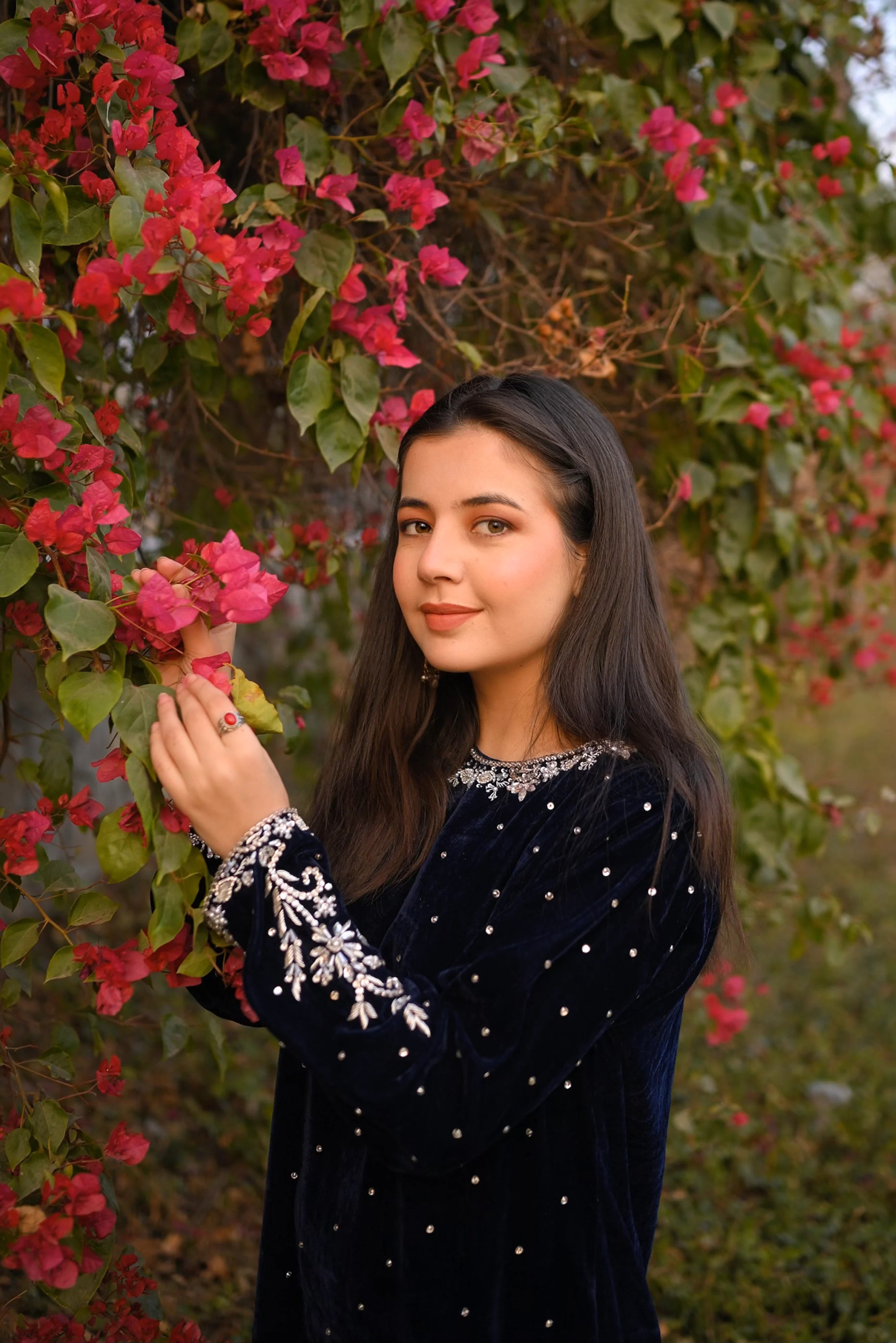 Blue Velvet Short Dress with Kora Dabka Hand Embellishment – 2 Piece Set