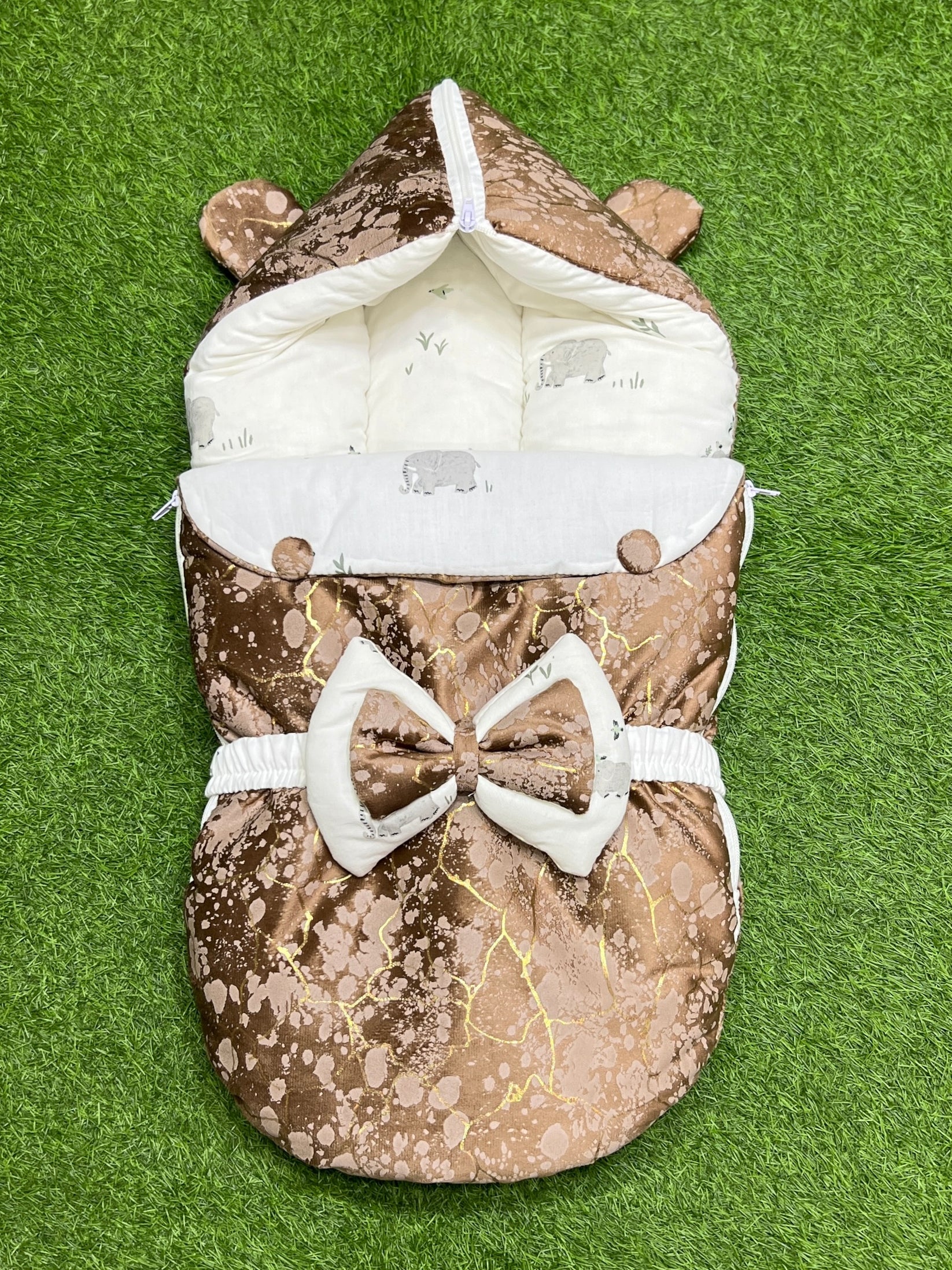 Luxury Bear Style Velvet Hooded Baby Carry Nest