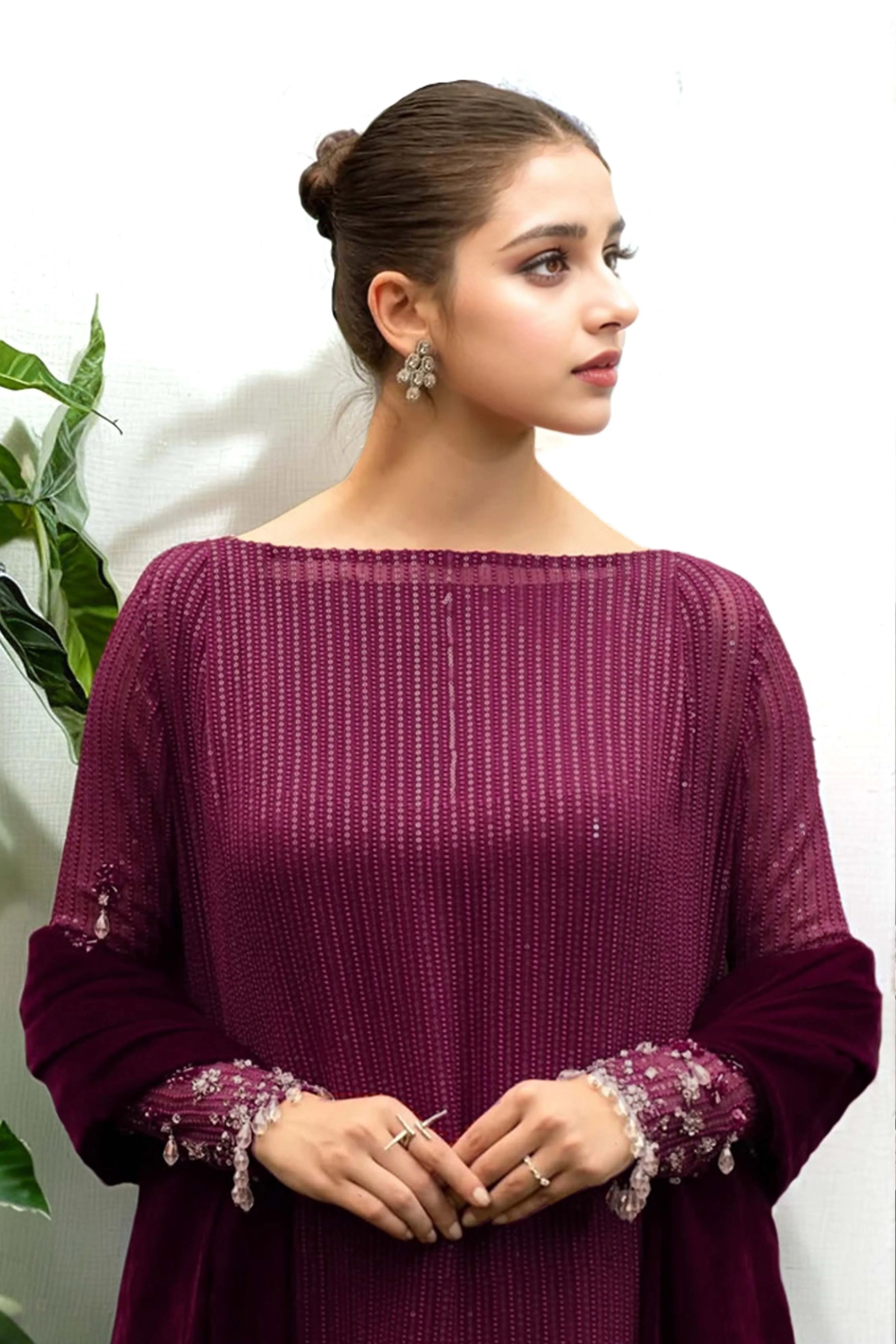 Elegant Magenta Dress with Delicate Handwork